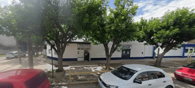 Disparos contra una escuela primaria en Villa Gobernador Gálvez: un alumno halló vainas en la&nbsp;vereda