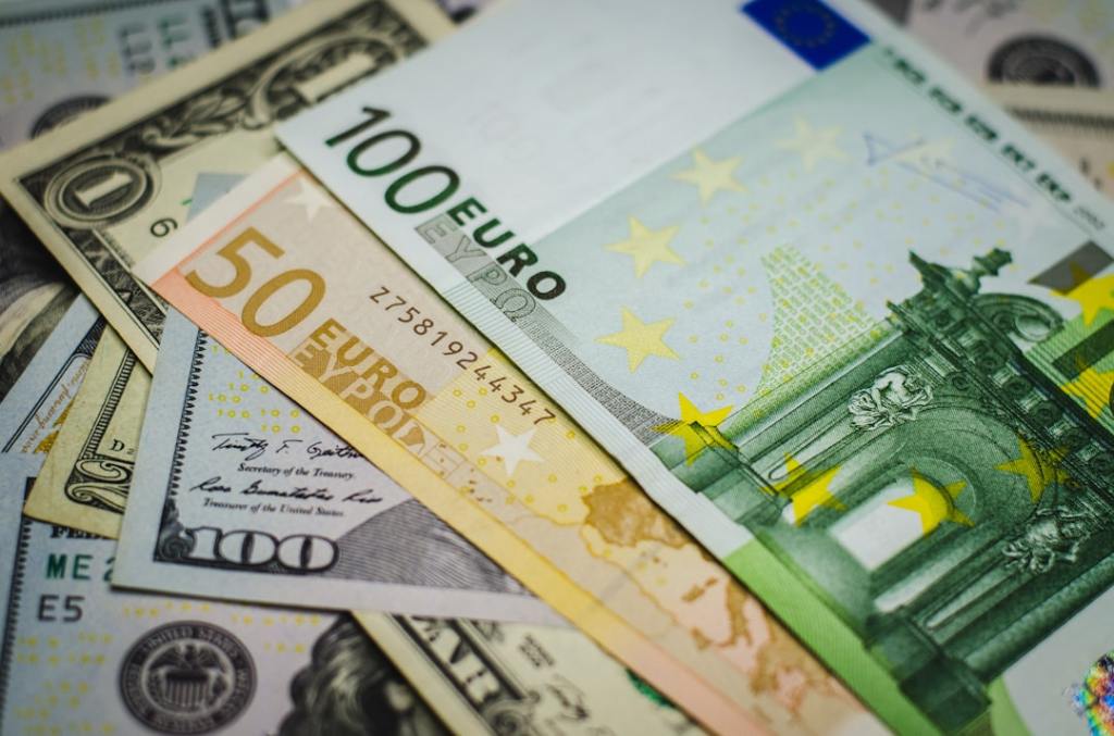 Euro blue abre con leve movimiento al iniciar la&nbsp;semana